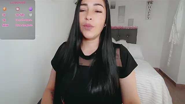 luna lgomez  online show from 7, 10, 2025