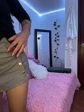 luna lgomez  online show from 17, 6, 2026