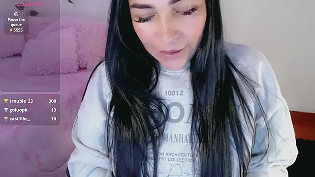 luna lgomez  online show from 2, 3, 2025