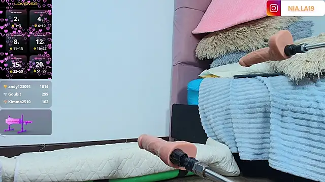 HotAlana  online show from 11, 3, 2025