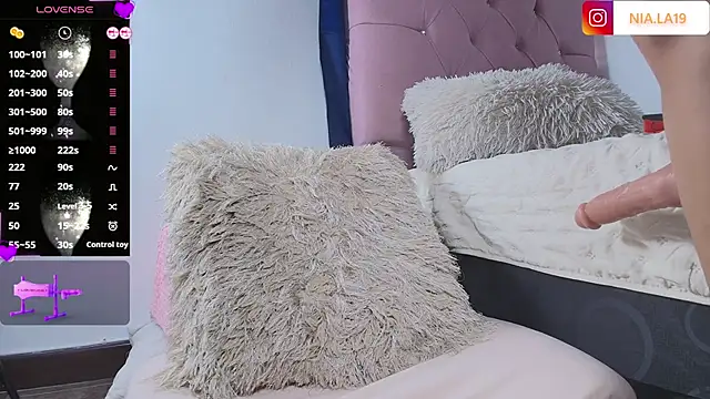 HotAlana  online show from 9, 9, 2025