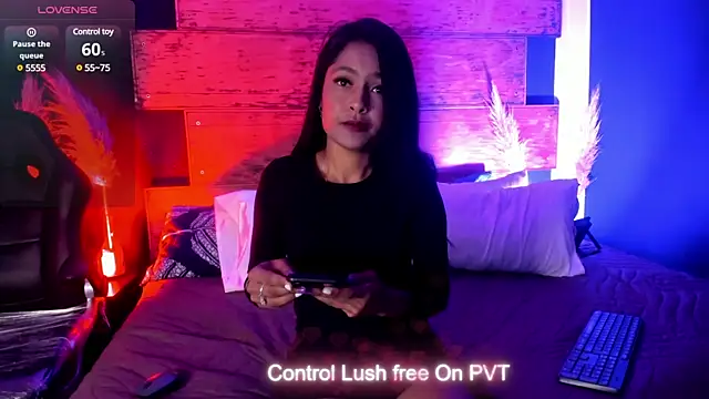 Fernanda liie  online show from 8, 3, 2025