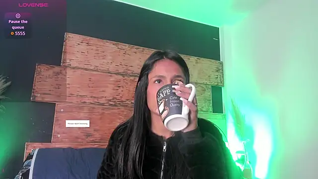 Snapshot of Fernanda_liie_ chatting on 24, 6, 2026 Fernanda liie online show from 24, 6, 2026