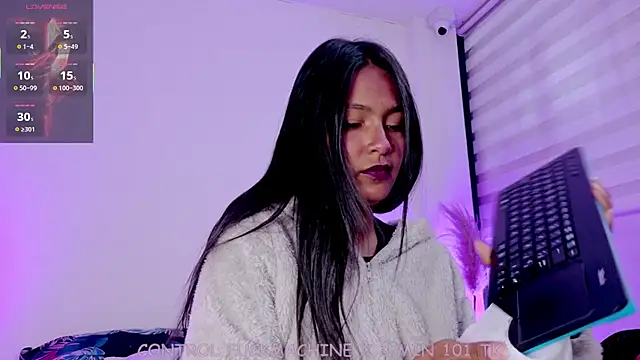 Fernanda liie  online show from 18, 9, 2025