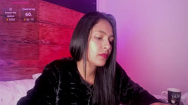 Fernanda liie  online show from 2, 6, 2026