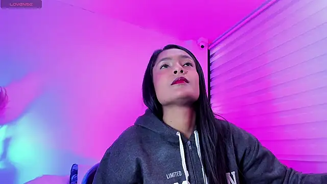 Fernanda liie  online show from 18, 4, 2026