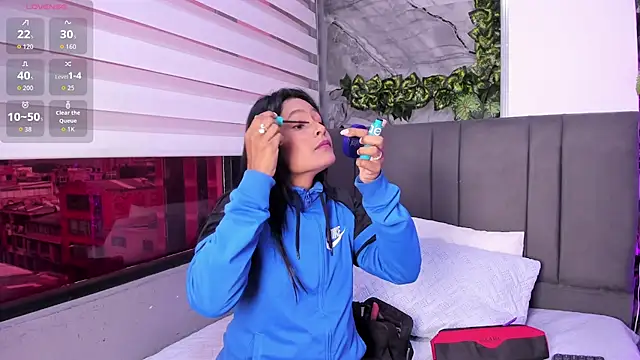 Fernanda liie  online show from 24, 11, 2025