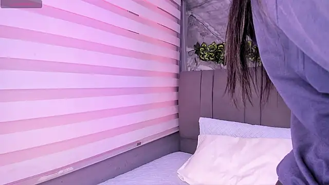 Fernanda liie  online show from 20, 11, 2025