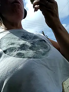 Sara Valkyri online show from 9, 3, 2025