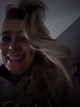 Sara Valkyri online show from 12, 11, 2025