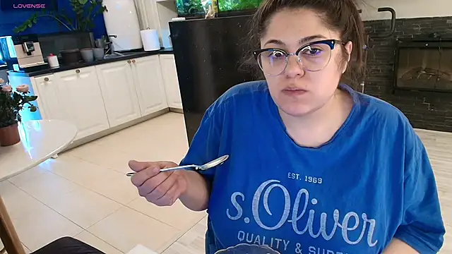 Layla- online show from 2, 3, 2026