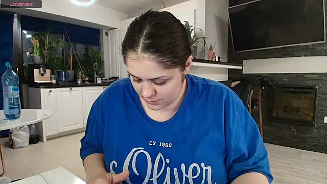 Snapshot of Layla- chatting on 16, 3, 2025 Layla- online show from 16, 3, 2025