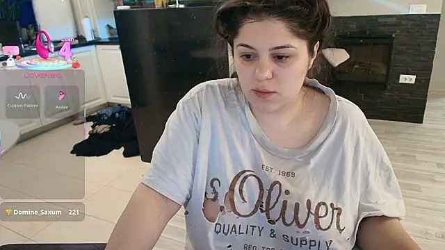 Layla- online show from 10, 3, 2026