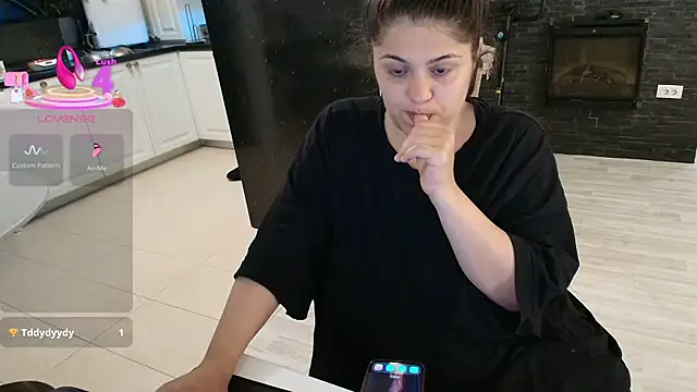 Layla- online show from 12, 5, 2026