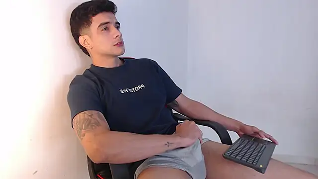 adam levis17 online show from 14, 10, 2025