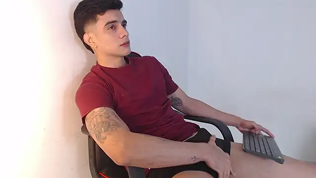 adam levis17 online show from 26, 10, 2025