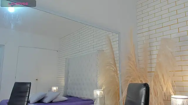 Snapshot of Emilly_wilson_ chatting on 6, 11, 2025 Emilly wilson online show from 6, 11, 2025