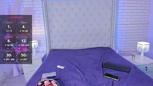 Snapshot of Emilly_wilson_ chatting on 7, 10, 2025 Emilly wilson online show from 7, 10, 2025