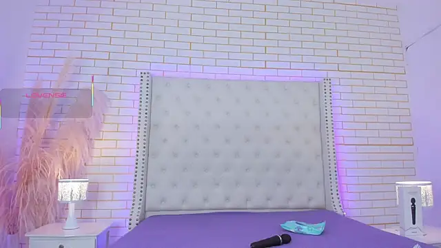 Snapshot of Emilly_wilson_ chatting on 9, 10, 2025 Emilly wilson online show from 9, 10, 2025