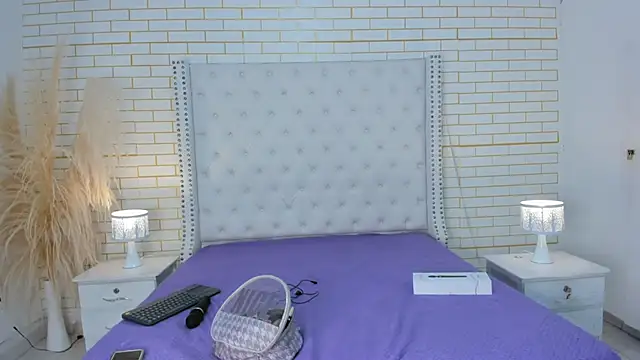 Snapshot of Emilly_wilson_ chatting on 5, 11, 2025 Emilly wilson online show from 5, 11, 2025