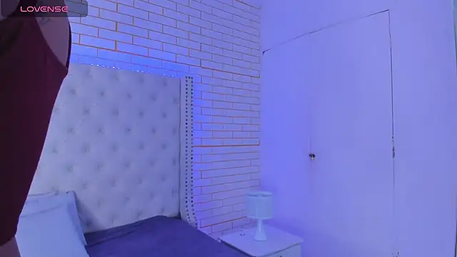 Snapshot of Emilly_wilson_ chatting on 22, 10, 2025 Emilly wilson online show from 22, 10, 2025