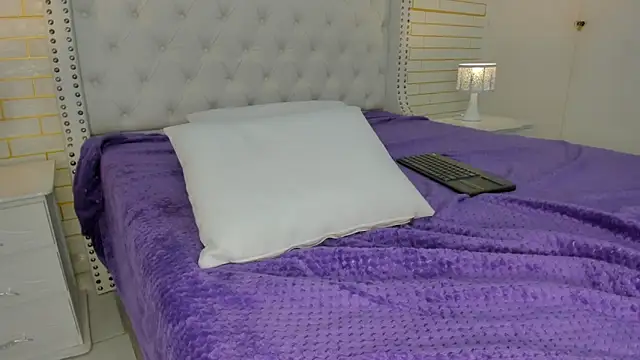 Snapshot of Emilly_wilson_ chatting on 7, 11, 2025 Emilly wilson online show from 7, 11, 2025