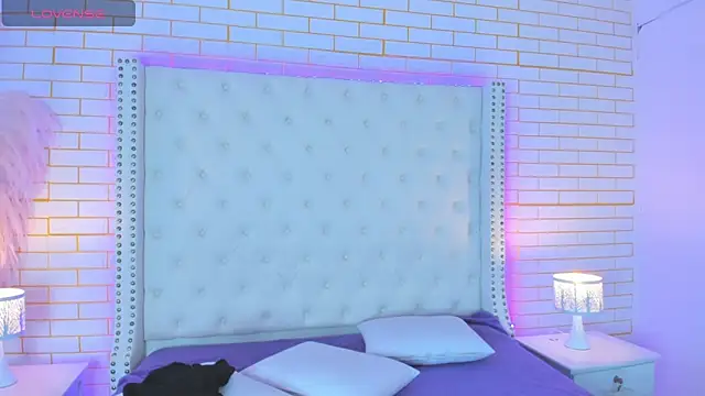 Snapshot of Emilly_wilson_ chatting on 11, 10, 2025 Emilly wilson online show from 11, 10, 2025