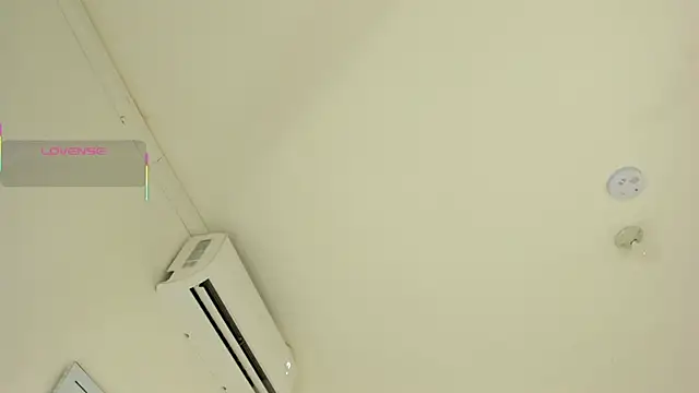 Snapshot of Emilly_wilson_ chatting on 18, 10, 2025 Emilly wilson online show from 18, 10, 2025