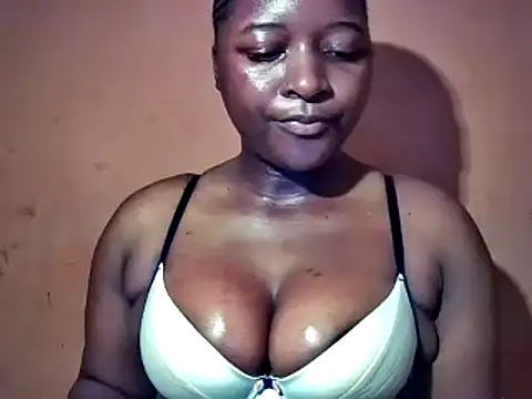 sexyhips2001 online show from 3, 10, 2025