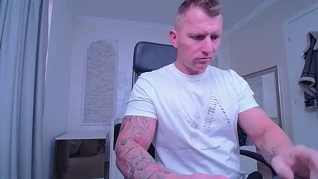 RomeoMalcolm online show from 20, 3, 2025