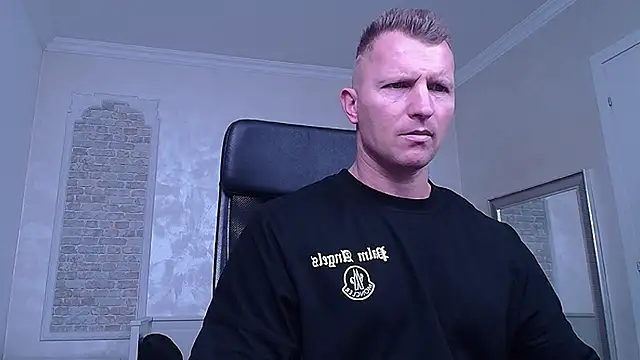 RomeoMalcolm online show from 18, 3, 2025