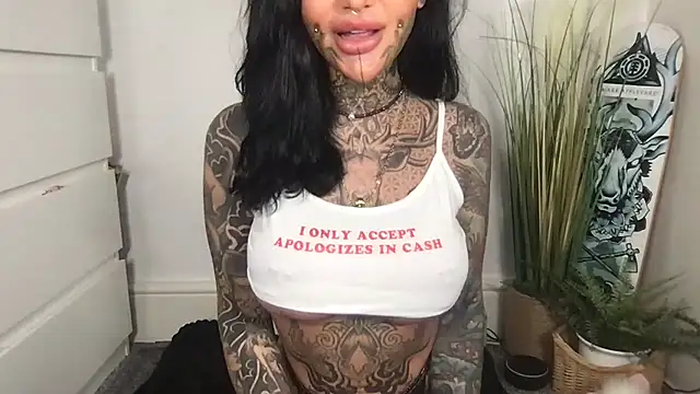 Snapshot of Peaches_and_the_Cream chatting on 21, 2, 2026 Peaches and the Cream online show from 21, 2, 2026