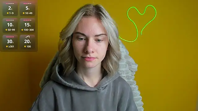 Fiona Night online show from 27, 10, 2025