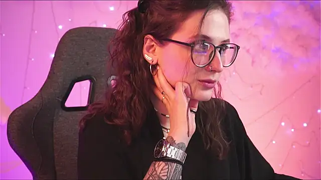 Snapshot of OliviaMcClean chatting on 19, 3, 2025 OliviaMcClean online show from 19, 3, 2025