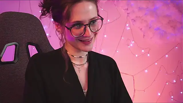 Snapshot of OliviaMcClean chatting on 19, 3, 2025 OliviaMcClean online show from 19, 3, 2025