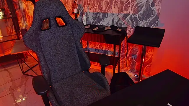 Snapshot of OliviaMcClean chatting on 13, 11, 2025 OliviaMcClean online show from 13, 11, 2025