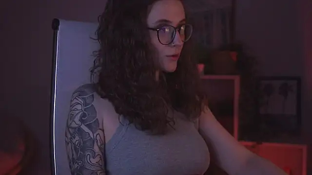 Snapshot of OliviaMcClean chatting on 21, 3, 2025 OliviaMcClean online show from 21, 3, 2025