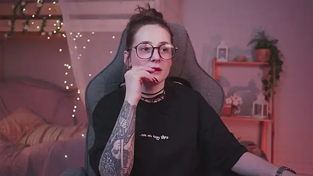 OliviaMcClean online show from 13, 1, 2026