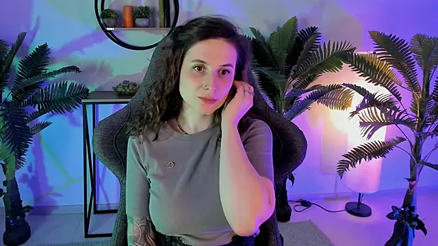 Snapshot of OliviaMcClean chatting on 22, 3, 2025 OliviaMcClean online show from 22, 3, 2025