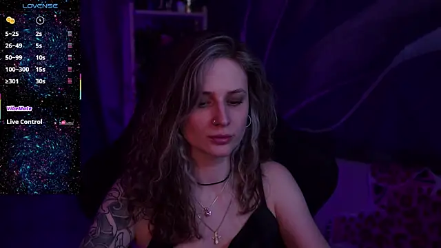 Snapshot of OliviaMcClean chatting on 25, 9, 2025 OliviaMcClean online show from 25, 9, 2025