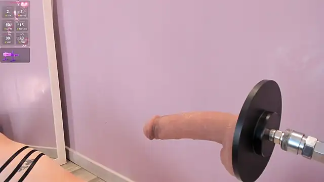 Adharamonroe online show from 6, 11, 2025