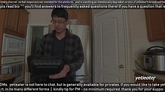 Snapshot of yetieater chatting on 19, 1, 2025 yetieater online show from 19, 1, 2025