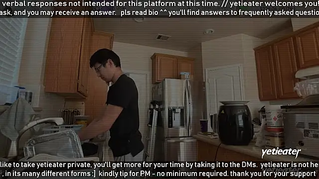 Snapshot of yetieater chatting on 4, 2, 2026 yetieater online show from 4, 2, 2026