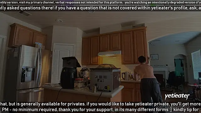 Snapshot of yetieater chatting on 18, 3, 2025 yetieater online show from 18, 3, 2025