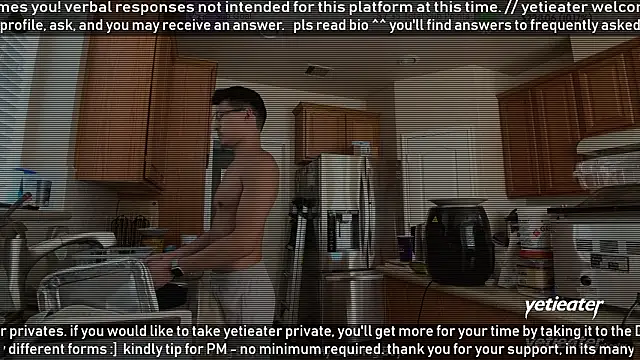 Snapshot of yetieater chatting on 9, 2, 2026 yetieater online show from 9, 2, 2026