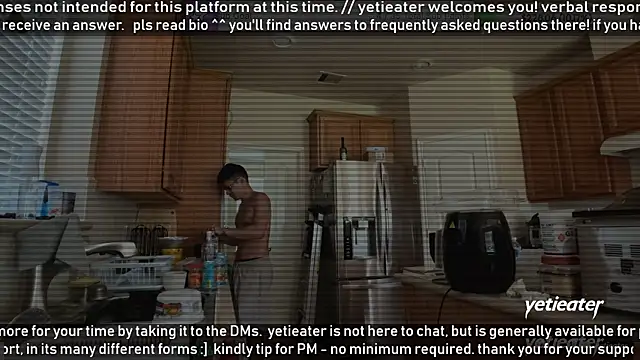 Snapshot of yetieater chatting on 8, 7, 2026 yetieater online show from 8, 7, 2026