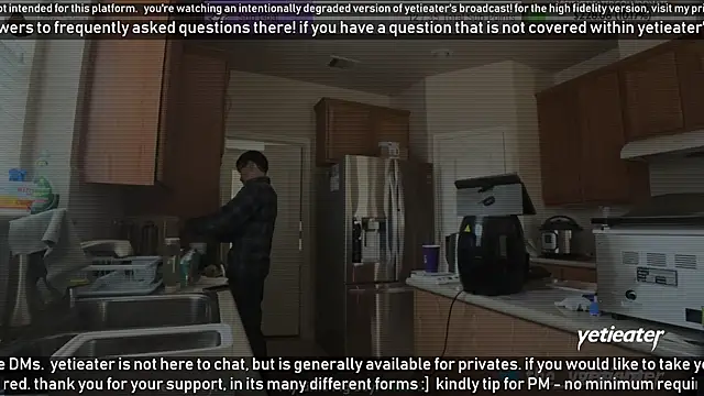 Snapshot of yetieater chatting on 15, 1, 2025 yetieater online show from 15, 1, 2025