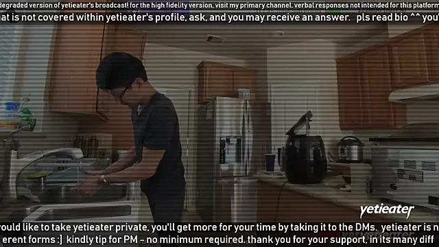 Snapshot of yetieater chatting on 28, 1, 2025 yetieater online show from 28, 1, 2025