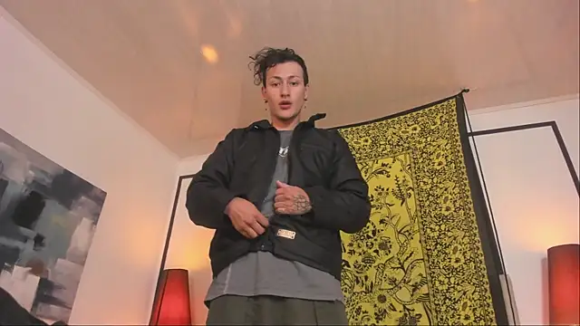 Aria and orien online show from 4, 10, 2025