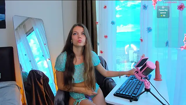 Alice neon online show from 24, 9, 2025